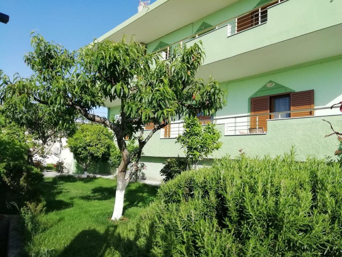 Jonny Guesthouse Ksamil Exterior foto